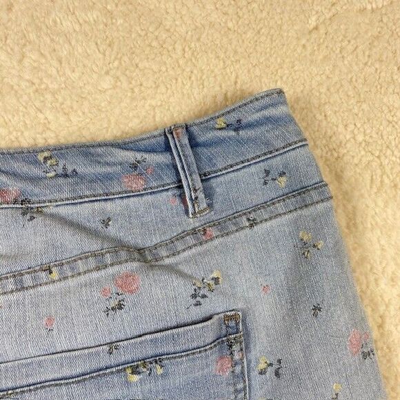 Wild Fable Womens Jean Shorts Size 26 Blue Floral Print Booty Casual High Rise - Picture 4 of 11